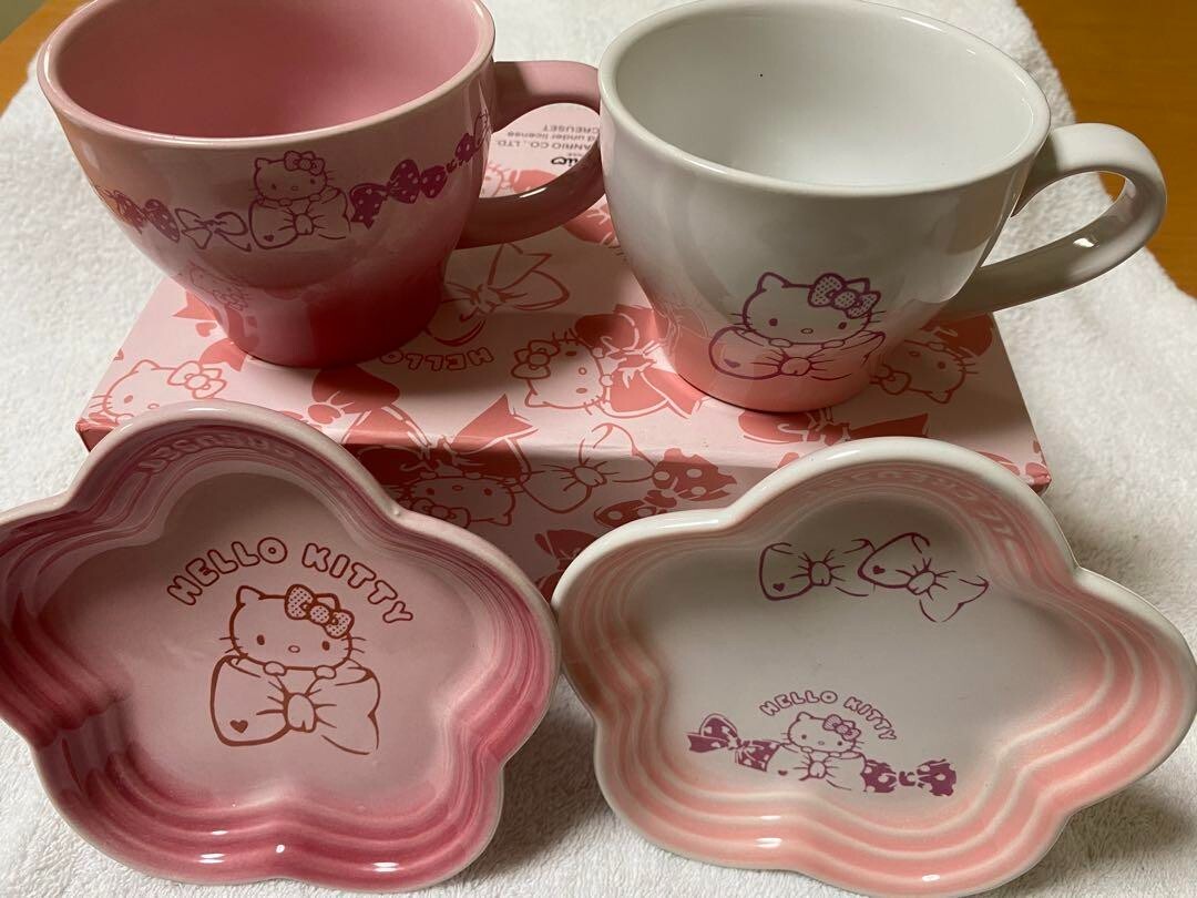 LE CREUSET - ♬未使用♬ル・クルーゼ♬サンリオハローキティコラボマグカップ♬2客セット♬ Le Creuset Sanrio Hello Kitty collaboration mug set of 2