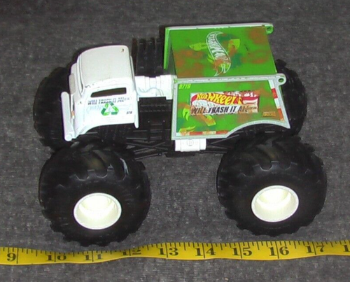 HOT WHEELS Monster Jam Trucks Will Trash It All 1:24 Scale Diecast 2018 Garbage - Picture 3 of 5