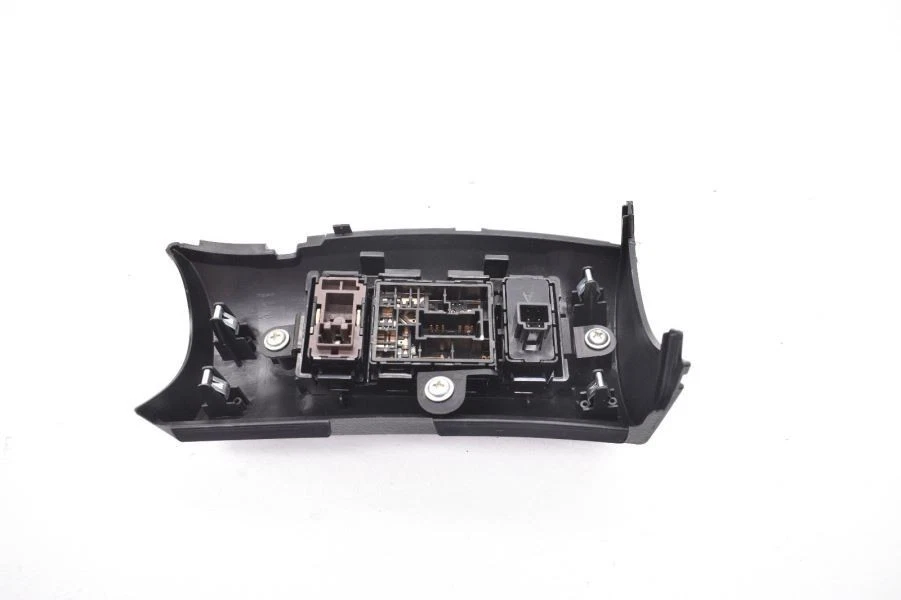 2013-2014 NISSAN SENTRA SR DIMMER MIRROR AND TRUNK RELEASE SWITCHES - Image 4 of 4