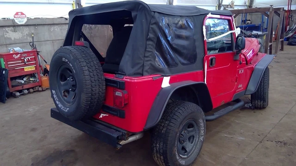 Radiator Fits 97-06 WRANGLER 6836207 Foto 2 de 4