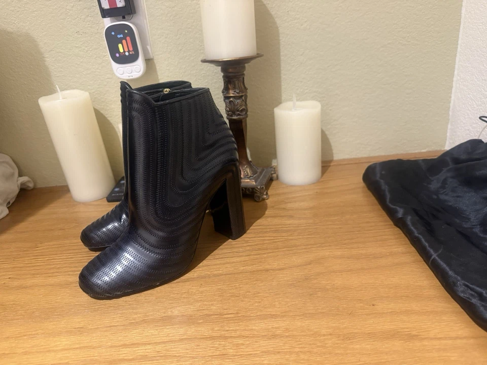 New Salvatore Ferragamo Hand Made In Italy Black Boots Eu 37 Us 7 - Image 3 of 4