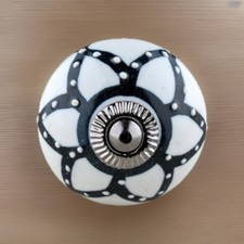 Hand-Painted Embossed Ceramic Drawer Knobs With Black White Pattern 3 Pack New