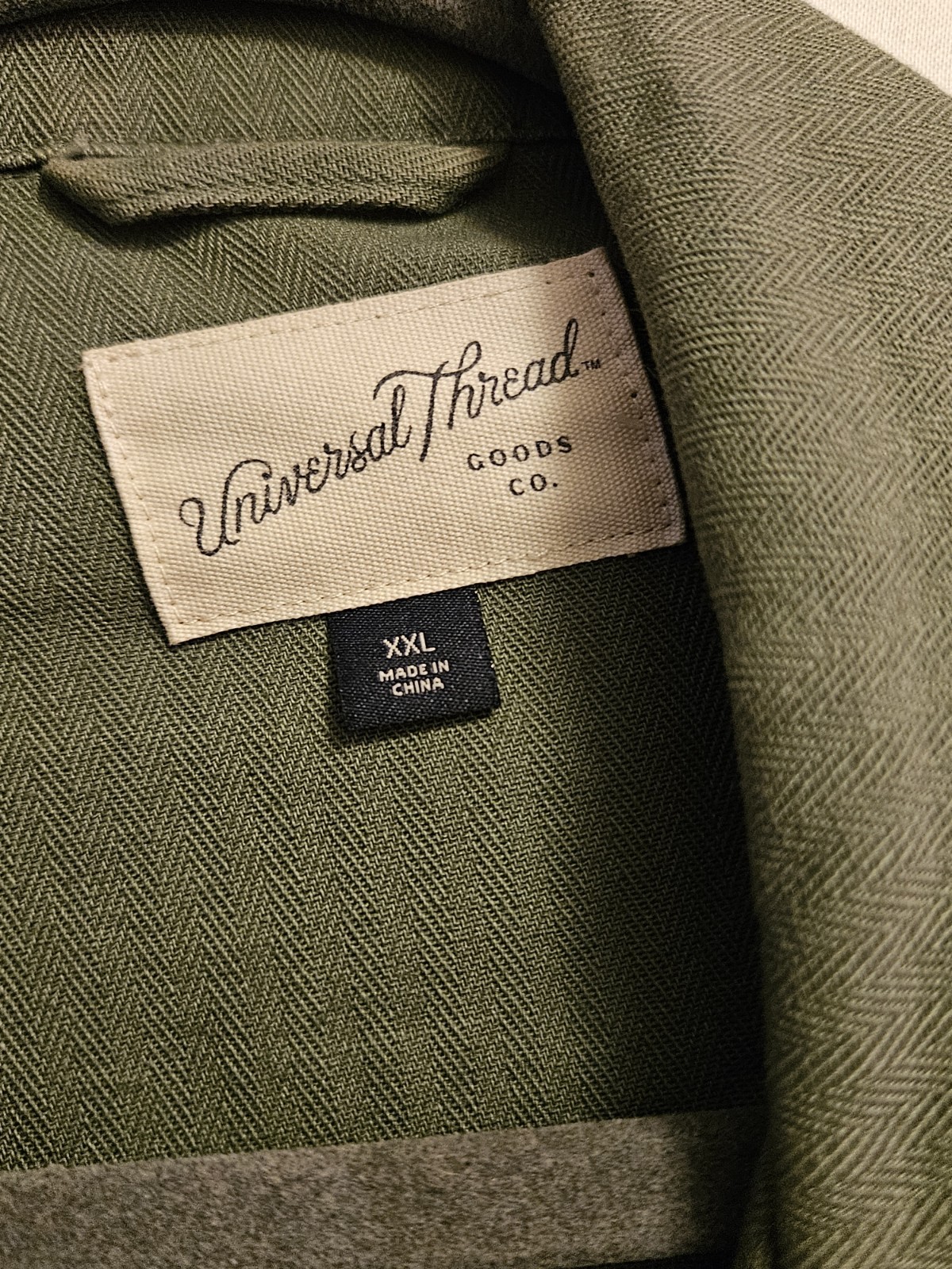 Universal Thread Green Button Front Lightweight U… - image 2