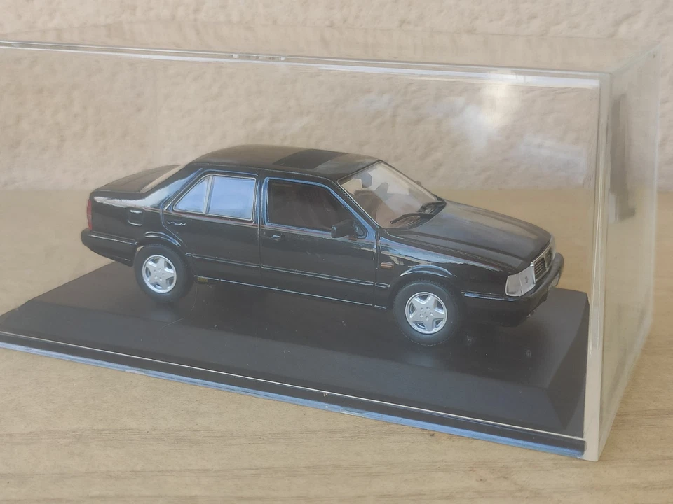 Lancia Thema 8.32 Ferrari 1986 Modellino Die-cast 1:43 - Immagine 3 di 4