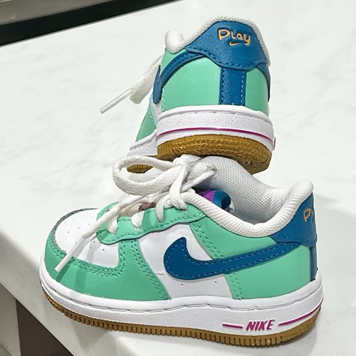 Scarpe Nike Air Force 1 LV8 bambino 'White/Green Abyss' FJ4809 100 - taglia 4C usate in ottime condizioni! - Foto 2 di 7