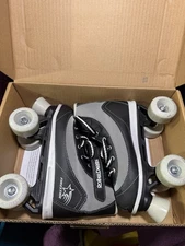 Roller Derby FireStar Quad ROLLER SKATES Black/Grey US Size 4 USED