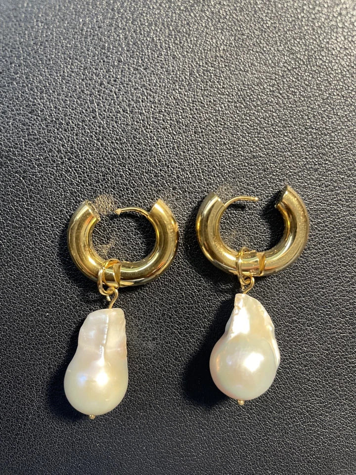 Серьги-кольца с жемчугом в стиле барокко с пресноводным жемчугом St. Moran Capri позолота 14 карат - Изображение 4 из 4