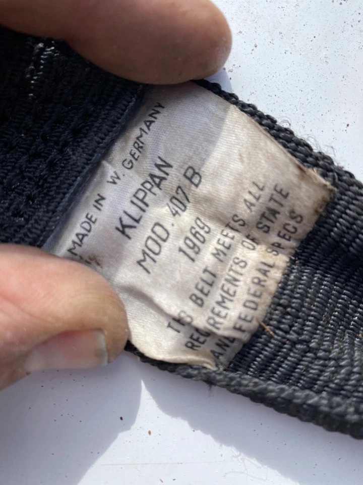 Cinturones de seguridad traseros Klippan BMW E10 2002 1600. 1970 407 Foto 2 de 4