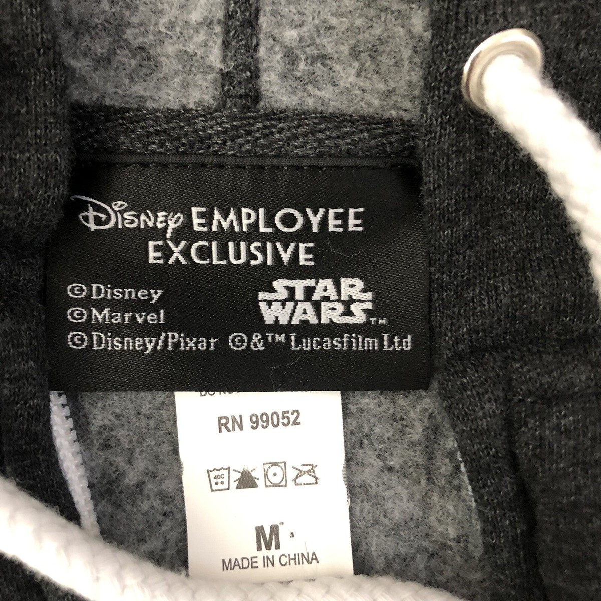 ★残り1サイズ★Disney スターウォーズ Full zip ジャケット Lucasfilm Ltd Disney Employee Exclusive Star Wars Yoda Zip