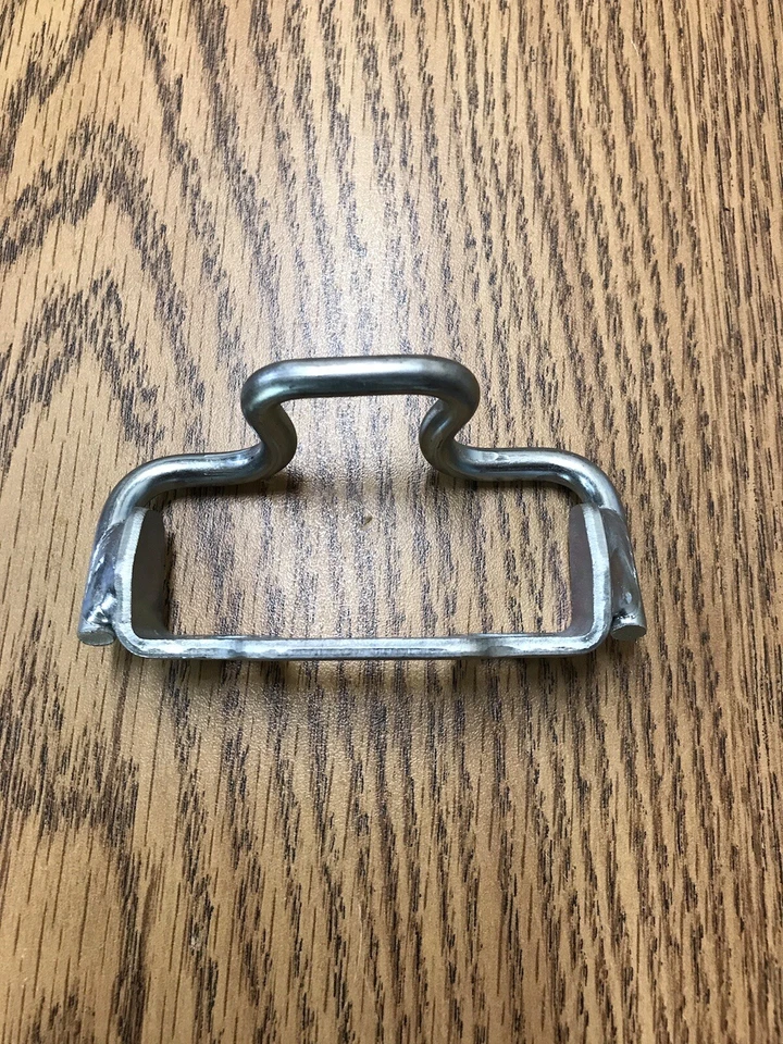 SOPORTE DELANTERO ASIENTO HONDA VFR800 INTERCEPTOR 2014-2015 PARTE # 17531-MJM-D10 Foto 4 de 4