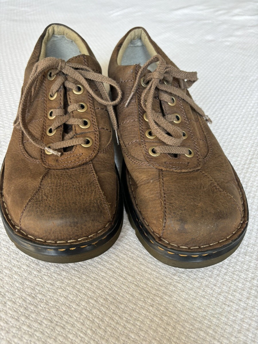 Dr. Martens Shoes Men display picture 1