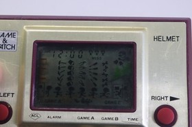 Nintendo Game & Watch Gold Series Helmet CN-07 Made in Japan 1981 Good Cond.
