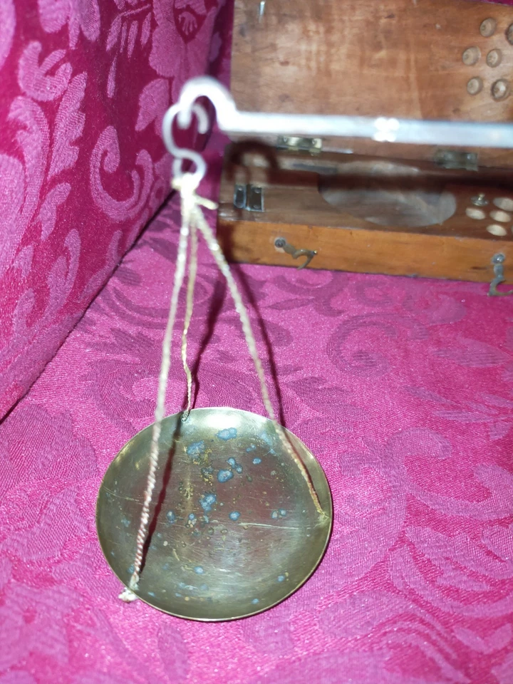 Ancienne balance de précision,trébuchet pour orfèvrerie,joaillerie,laboratoire. - Photo 4/4