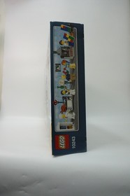 7-10 Day Ship, LEGO Creator Expert 10243 Parisian Restaurant (2469 Pieces)