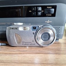 Sony Cyber-shot DSC-P93A 5.1MP Digital Camera Smart Zoom Silver