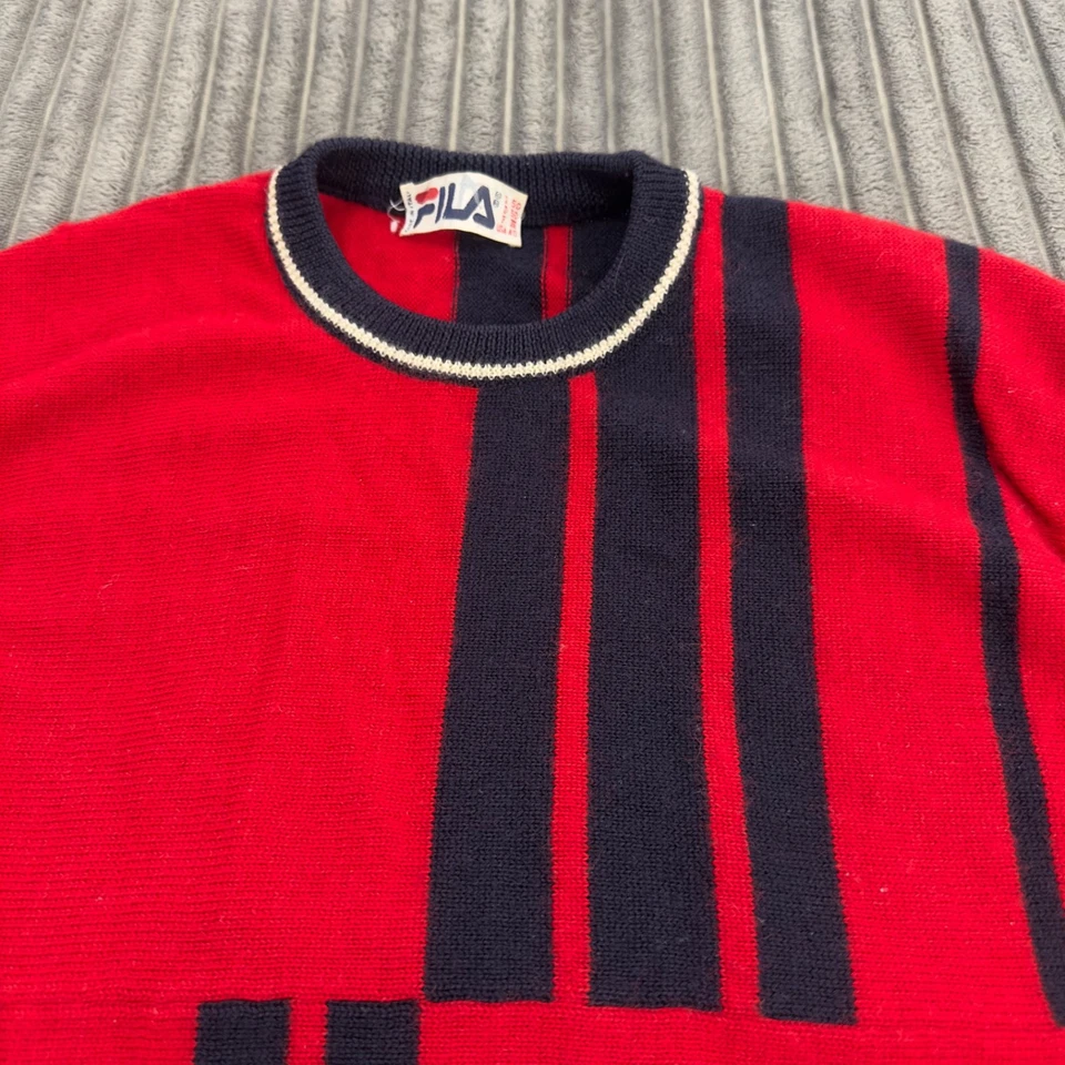 De Colección Suéter Fila Adultos M Rojo Negro Geométrico Manga Larga Cuello en V Años 80 Hecho en Italia Foto 3 de 4