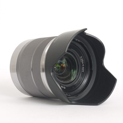 Sony SEL 18-55mm f/3.5-5.6 AS IS Aspherical OSS Lens With Lens Hood
