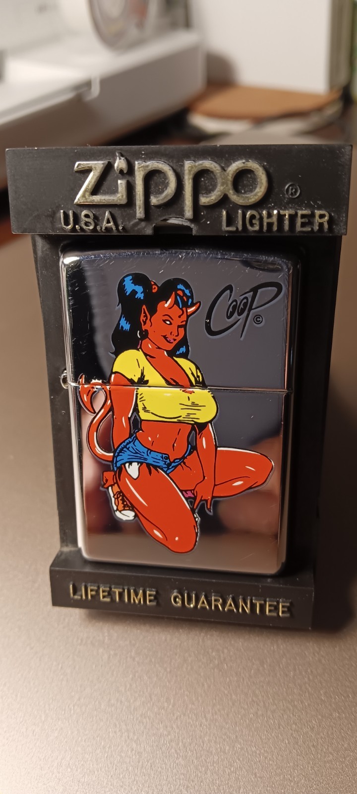 Rare Zippo COOP art 1999 YELLOW SHIRT Devil girl Full size lighter