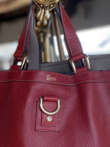 Vintage Red Leather D-Ring Gucci Handbag w/brass hardware, Inside GG Monogram - Picture 3 of 7