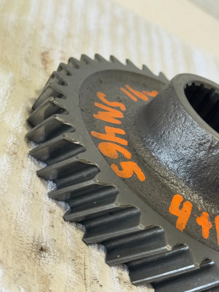 1988-1991 CHEVY SM465 COUNTER SHAFT 4TH GEAR USED OEM - Image 4 of 4