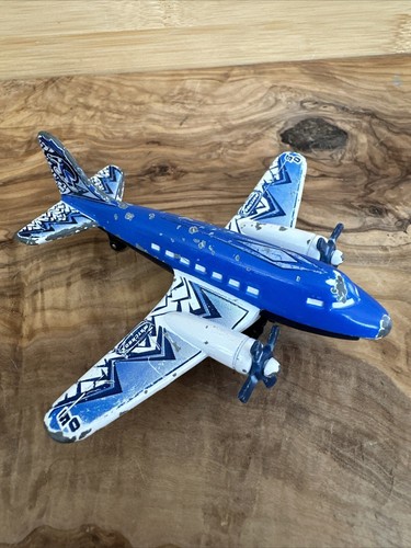 Matchbox Skybusters Hero City 2003 Airliner Blue Die Cast Snowboarding Ice Plane - Picture 3 of 8