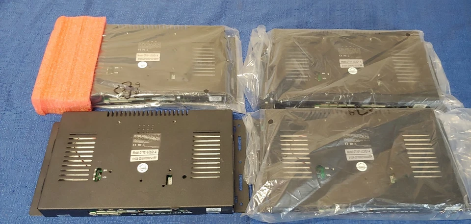 Lote de 4 telas de exibição Duco Technologies DT101-LC5G1-A com fontes de alimentação - Imagem 3 de 4