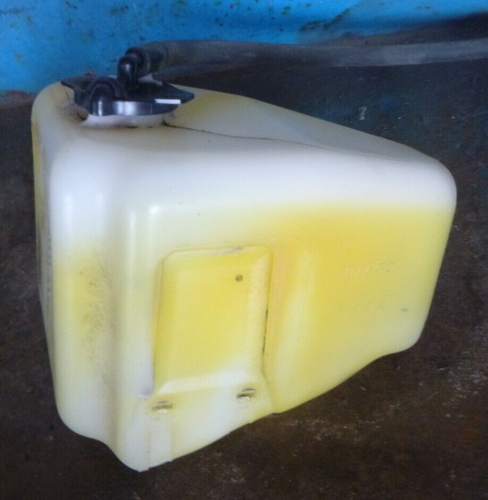 Toyota Kluger 01-4/07 MCU28 Overflow Coolant Bottle - Picture 2 of 3