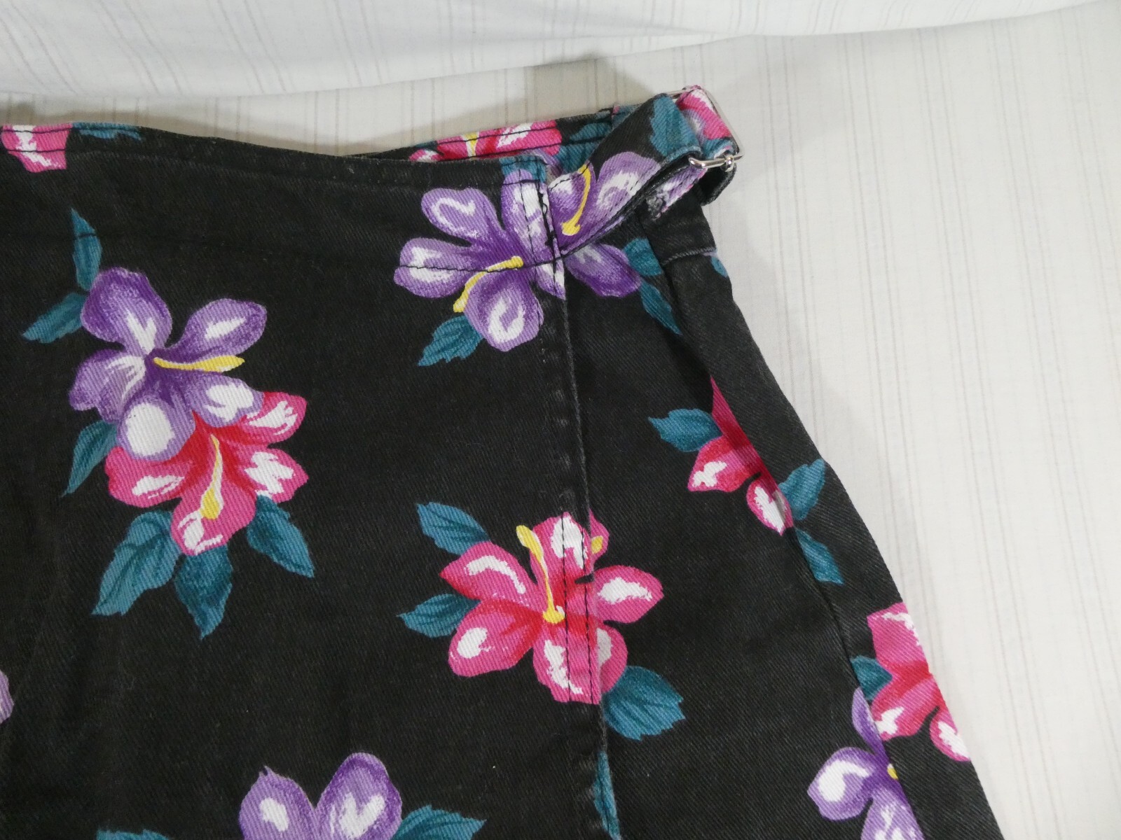 Vintage Sostanza Floral Skort Shorts Skirt Denim Size 8 NEW Black 90s Y2K L1