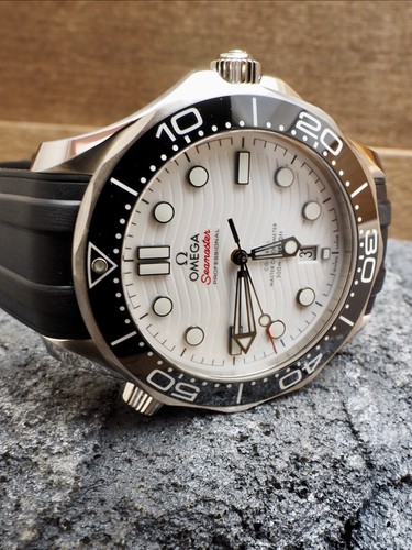 Omega Seamaster 300 Co-Axial White Ceramic 99% NIB 21032422004001 Store Display! - Picture 4 of 15