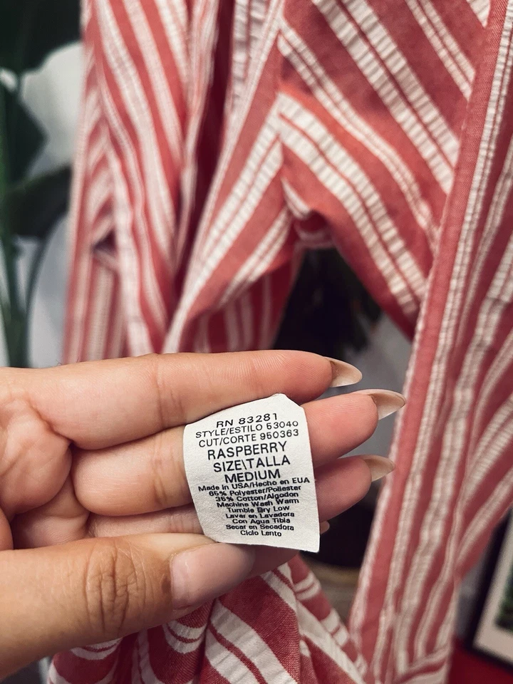 Saks Fifth Avenue Bata a Rayas Rojo y Blanco con Corbata Cintura y Bolsillo  Foto 2 de 4