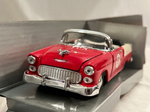 Superior/Sunnyside 1/34 Scale Texaco 1955 Chevrolet Bel Air Convertible with Box - Picture 7 of 11