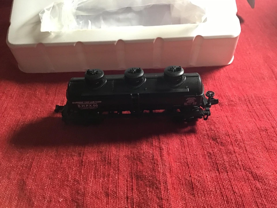 LIFE-LIKE N-SCALE SHPX TANK CAR #7335 BRAND NEW!!! - Image 4 of 4