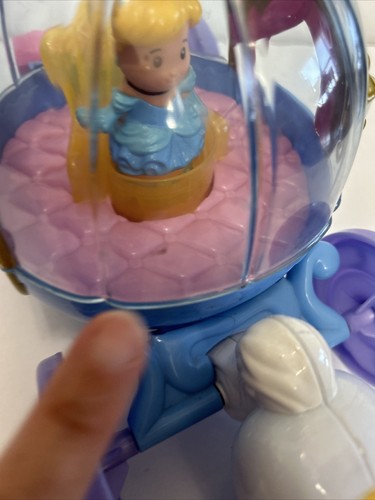 Fisher Price Little People Disney Princess Cinderella Musical Light-up Carriage - Picture 8 of 10