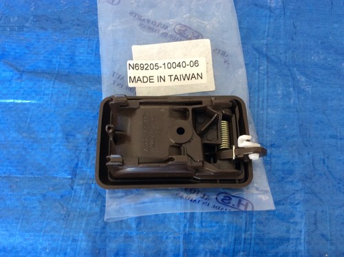 Inner door handle to suit Landcruiser RH 75 78 79 series Ute Troopy Brown right - Picture 2 of 2