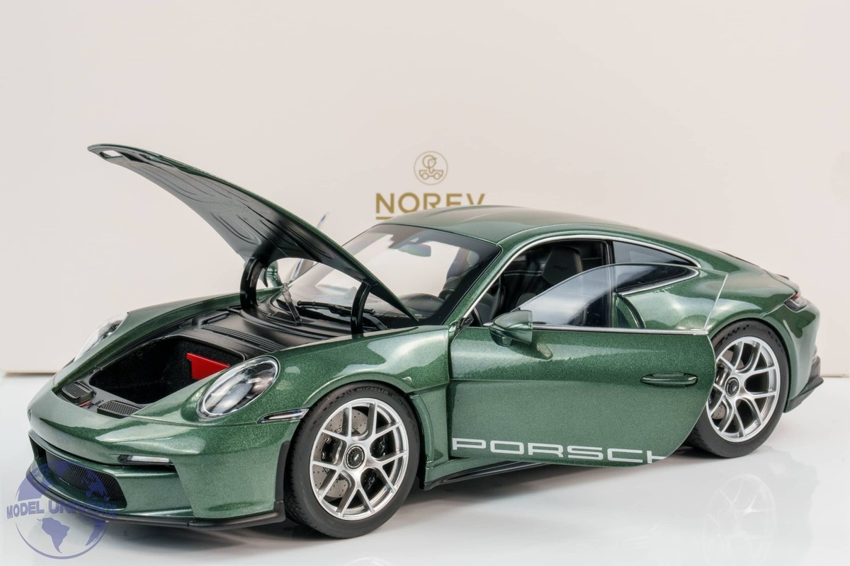Norev - 1:18 Porsche 911 (992) S/T Malachite Green Metallic 2023