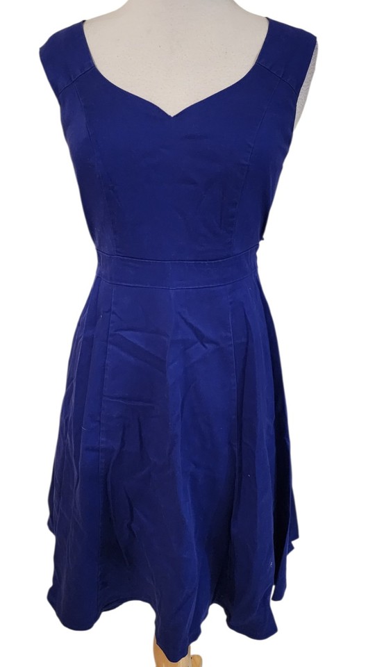 Women's size 8/10 purple stretchy fit & flare dress made by Inspyr Signature