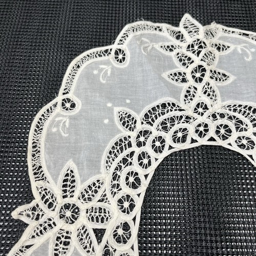Cuello de encaje floral vintage patrón floral bordado marfil con cierre de botones - Imagen 5 de 11