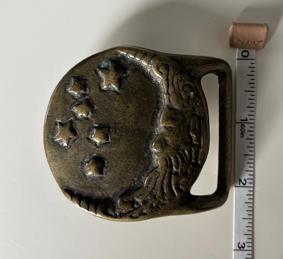 Vintage Anos 70 Homem na Lua e Estrelas FIVELA DE CINTO DE LATÃO SÓLIDO Astrologia Hippie - Imagem 4 de 4