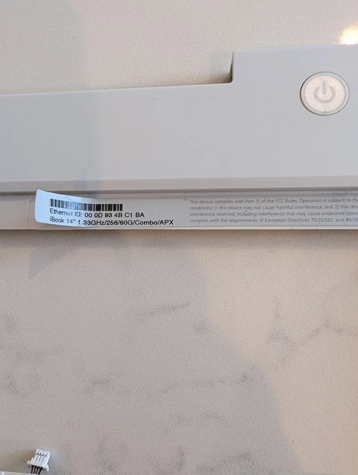 Apple iBook G4 14” A1134 - M9848LL/A Palmrest Touchpad 815-8315 - 815-7985 198 - Image 2 of 4