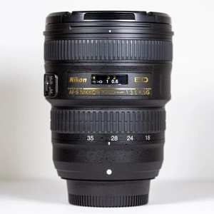 Nikon AF-S 18-35mm f/3.5-4.5 G ED Zoom Lens Boxed