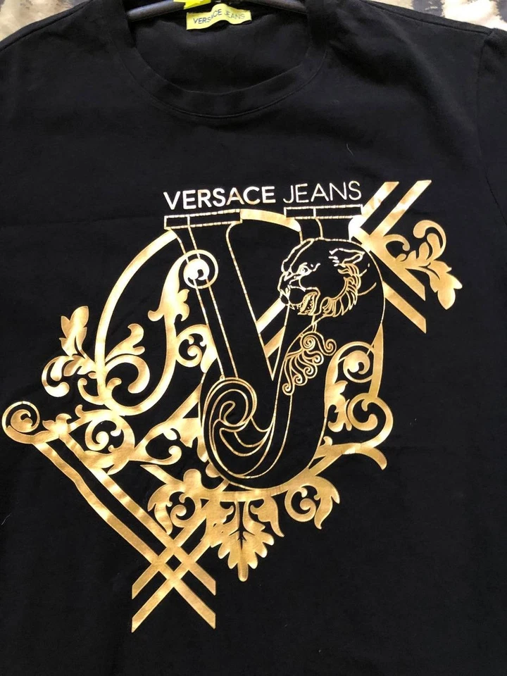 Camiseta Versace Jeans Camiseta Gráfica PARA HOMBRES Desteñida Crashed Años 90 Y2K Negra/Dorada Talla L Foto 2 de 4