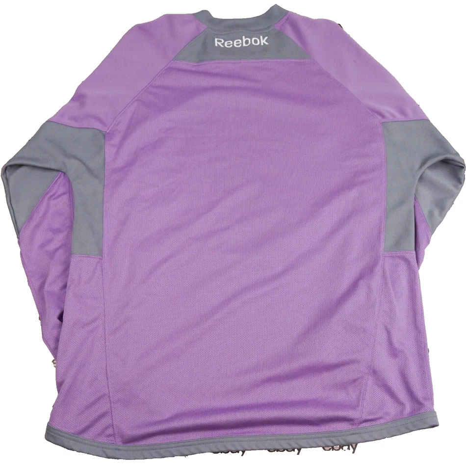 Camiseta deportiva de los Chicago Blackhawks para hombre pequeña púrpura NHL hockey peleas cáncer Reebok Foto 2 de 4