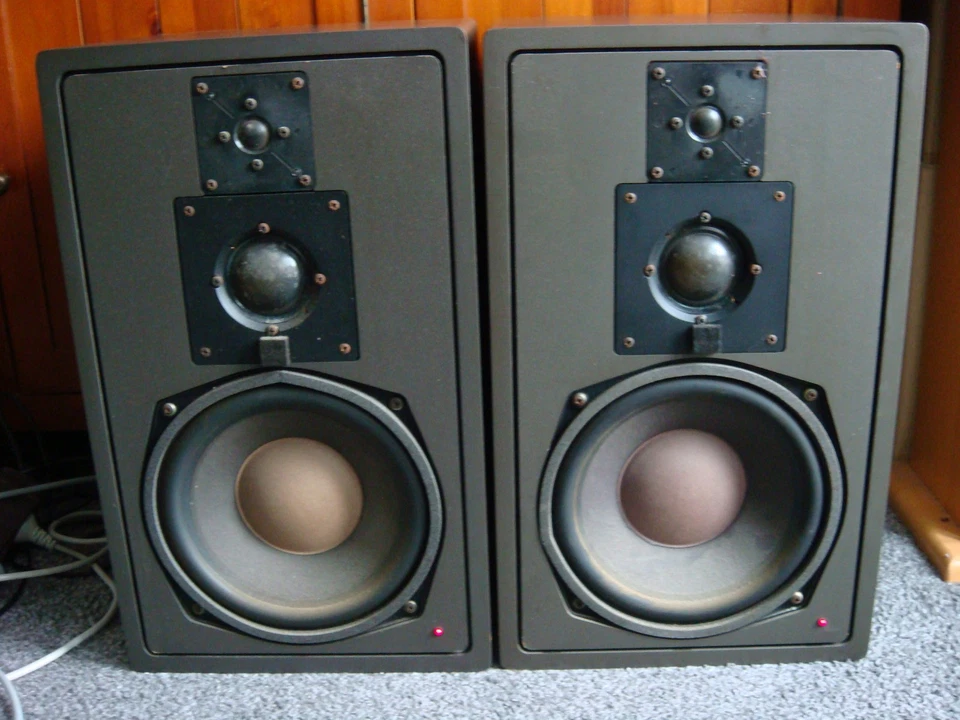 Klein + Hummel  O96 3 Wege-System Profi-Studiomonitore  Referenzklasse! - Bild 2 von 4