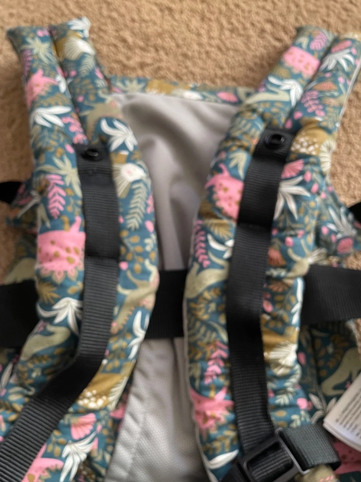 Portabebés Tula Explore Mesh Land Before | Ergonómico Transpirable Ajustable Foto 3 de 4