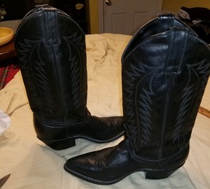 black leather cowgirl boots