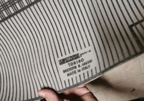 VALENTINI MERCEDES W123 200 220 230 240 300 ORIGINAL NOS RUBBER MATS - Picture 5 of 6