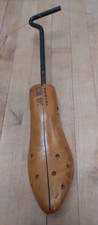 Vintage Wooden Shoe Stretcher Sz D46 MED With Metal Crank