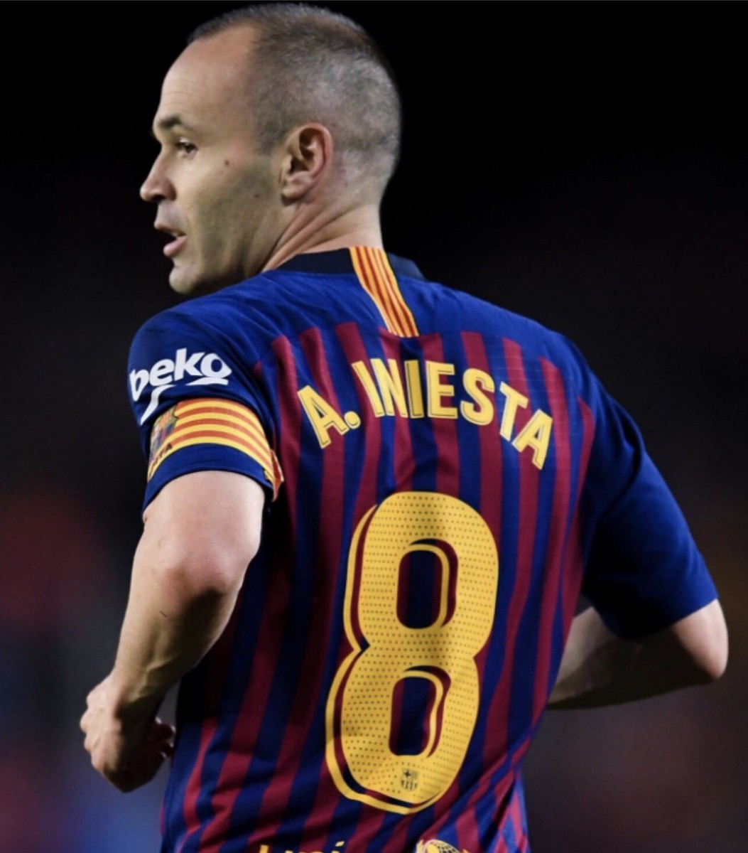 A. INIESTA サイン入り記念品 背番号8 A. INIESTA サイン入り記念品 背番号8 i3032d_-