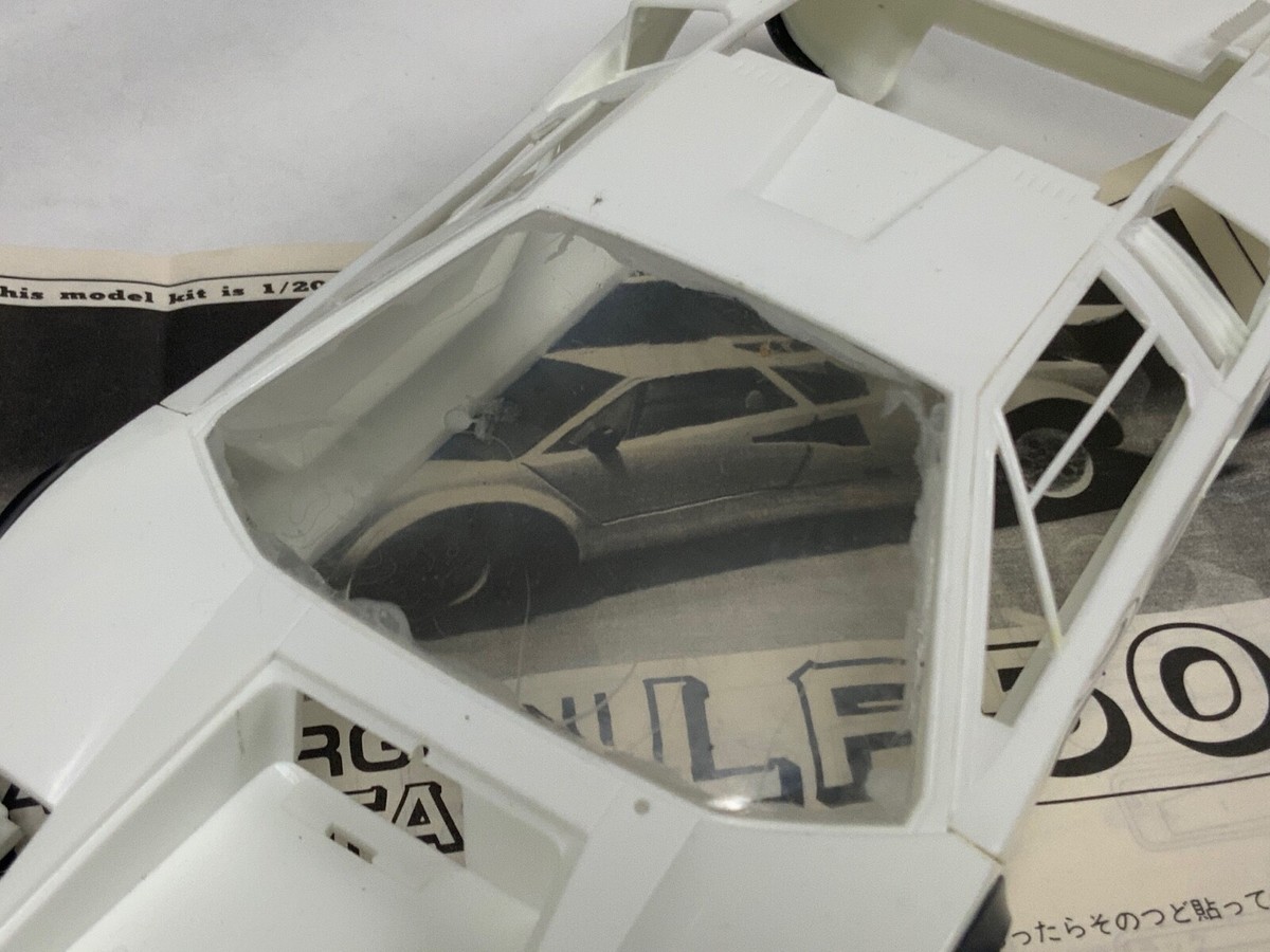 Lamborghini Countach LP500S 1/20スケール プラモ ランボルギーニ カウンタック LP500S (プラモデル) - ホビー