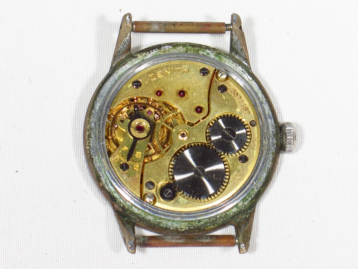 MONTRE GOUSSET EN etat de marche boitier en acier canon de fusil EUR 10,80 - FR